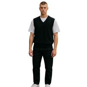 Alan Paine Luxury Knitwear Black Wool Sweater Vest Men’s UK 40R Classic V-Neck